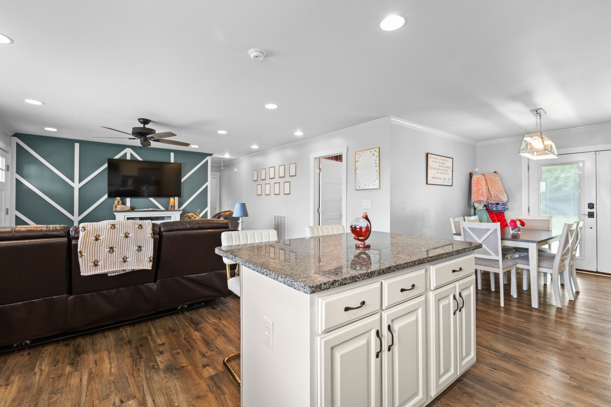 294 McDale Road Shelbyville, TN 37160 - Photo 15 of 47 a kitchen with granite countertop a sink and a refrigerator