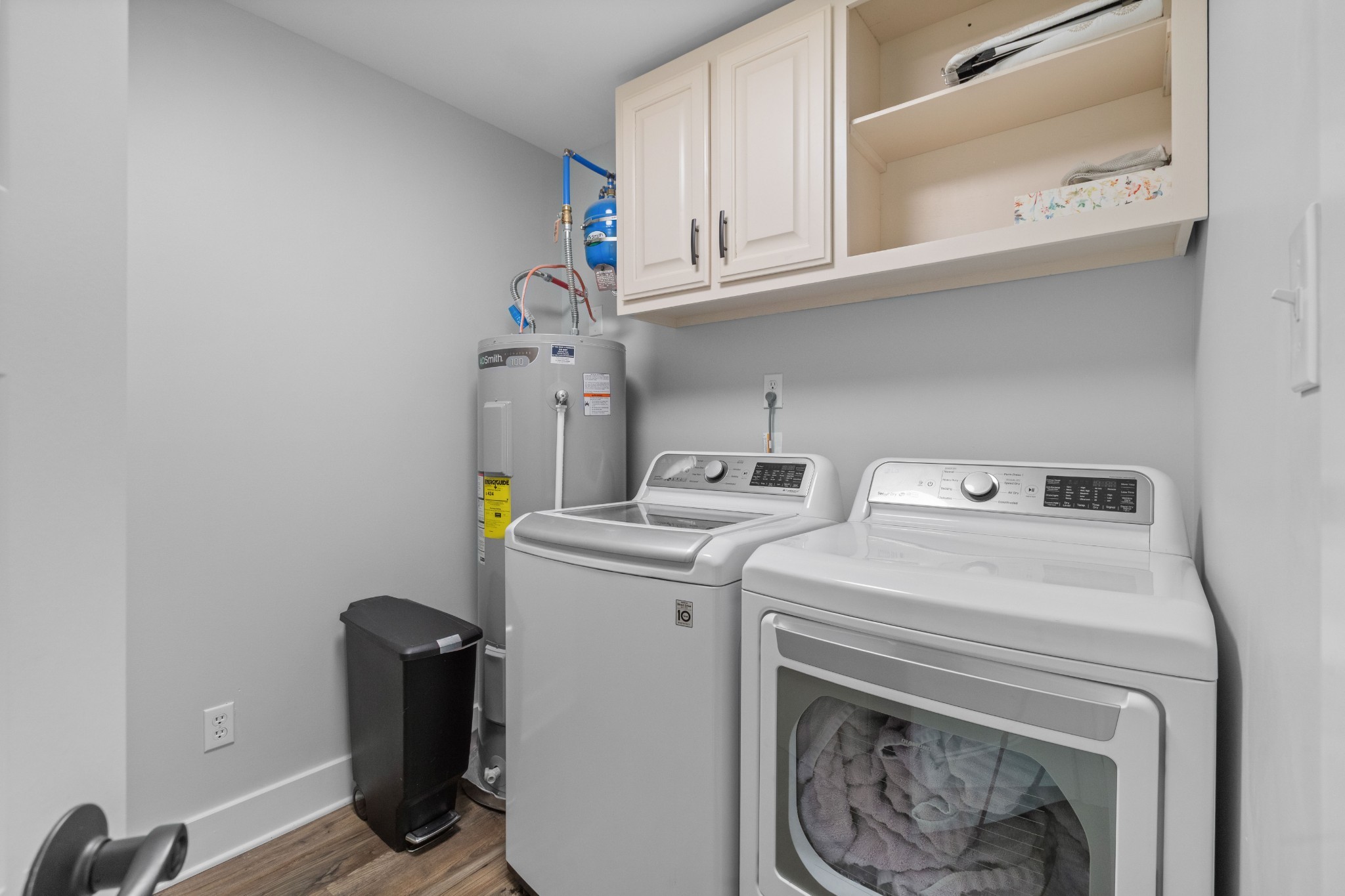 294 McDale Road Shelbyville, TN 37160 - Photo 21 of 47 a utility room with dryer and washer