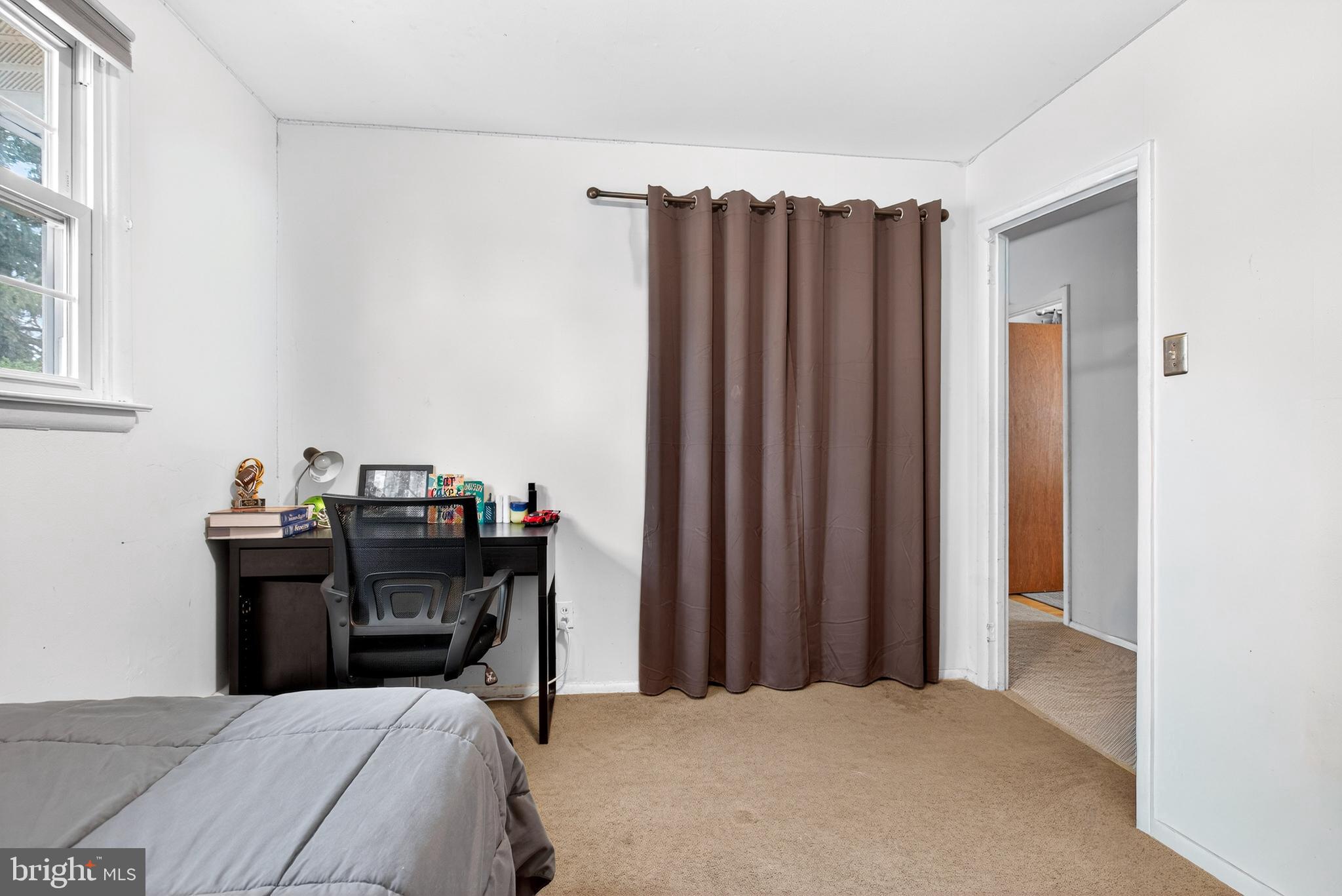26 Austin Road Yardley, PA 19067 - Photo 14 of 33 a bedroom with furniture and a piano