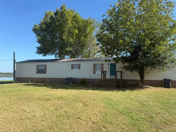 $1,300 | 14 Walnut Bend, Huntsville, TX 77320