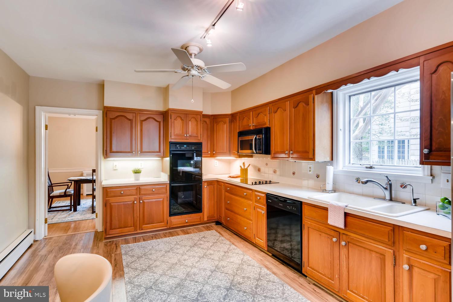 805 St Georges Road Baltimore, MD 21210 - Photo 11 of 33 Large Eat-In Kitchen with Southern Exposure