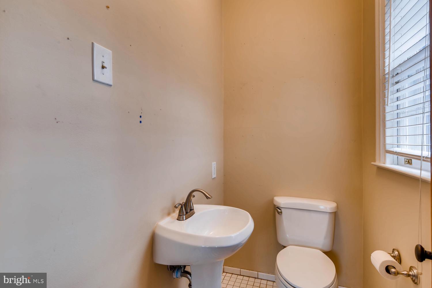 805 St Georges Road Baltimore, MD 21210 - Photo 15 of 33 1st Floor Powder Room