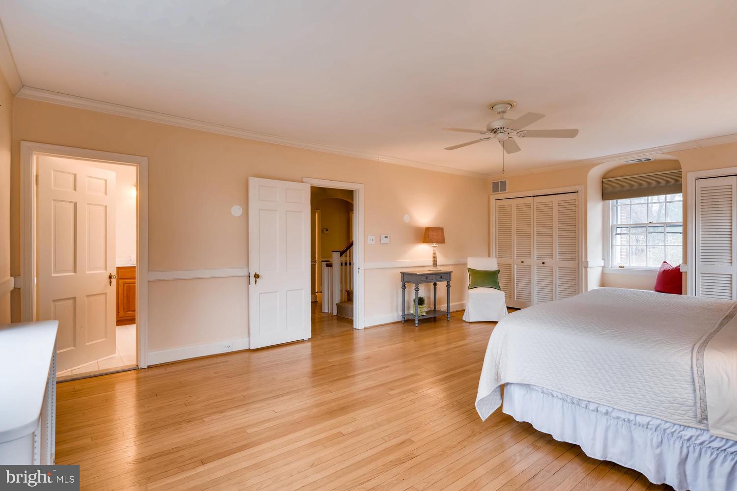 805 St Georges Road Baltimore, MD 21210 - Photo 17 of 33 Spacious Master Bedroom w/en Suite Bath