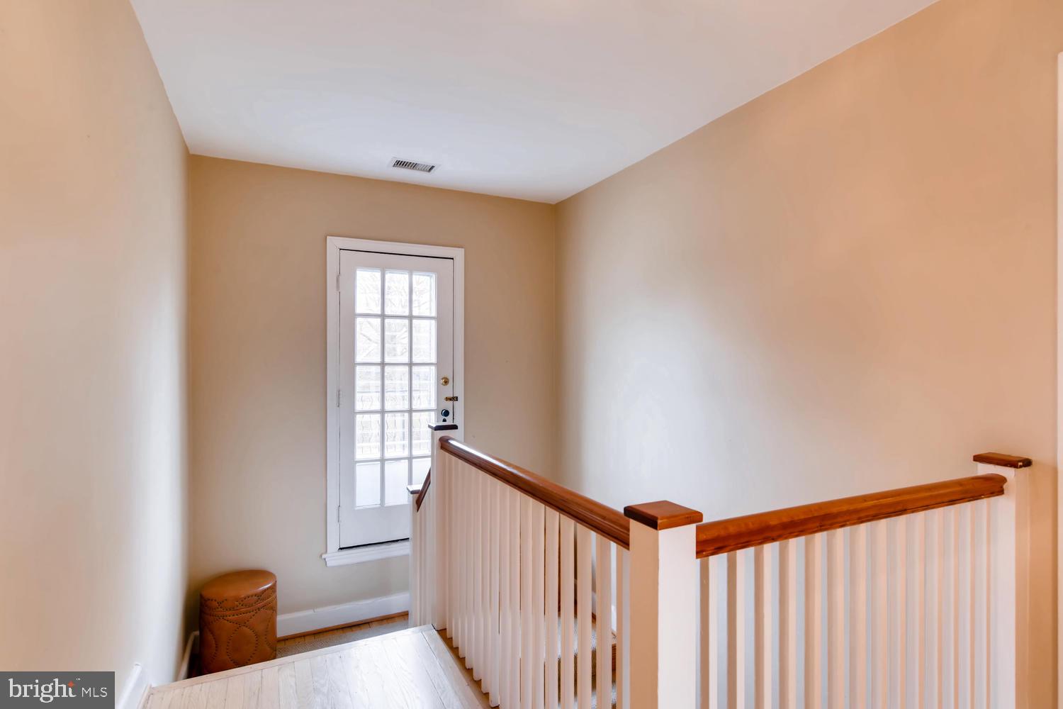 805 St Georges Road Baltimore, MD 21210 - Photo 28 of 33 Third Floor Hall w/Door to Roof Top/Patio