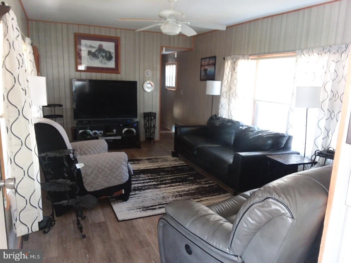 4191 Lake Road, Unit 15 Vineland, NJ 08344 - Photo 8 of 18 Great Room
