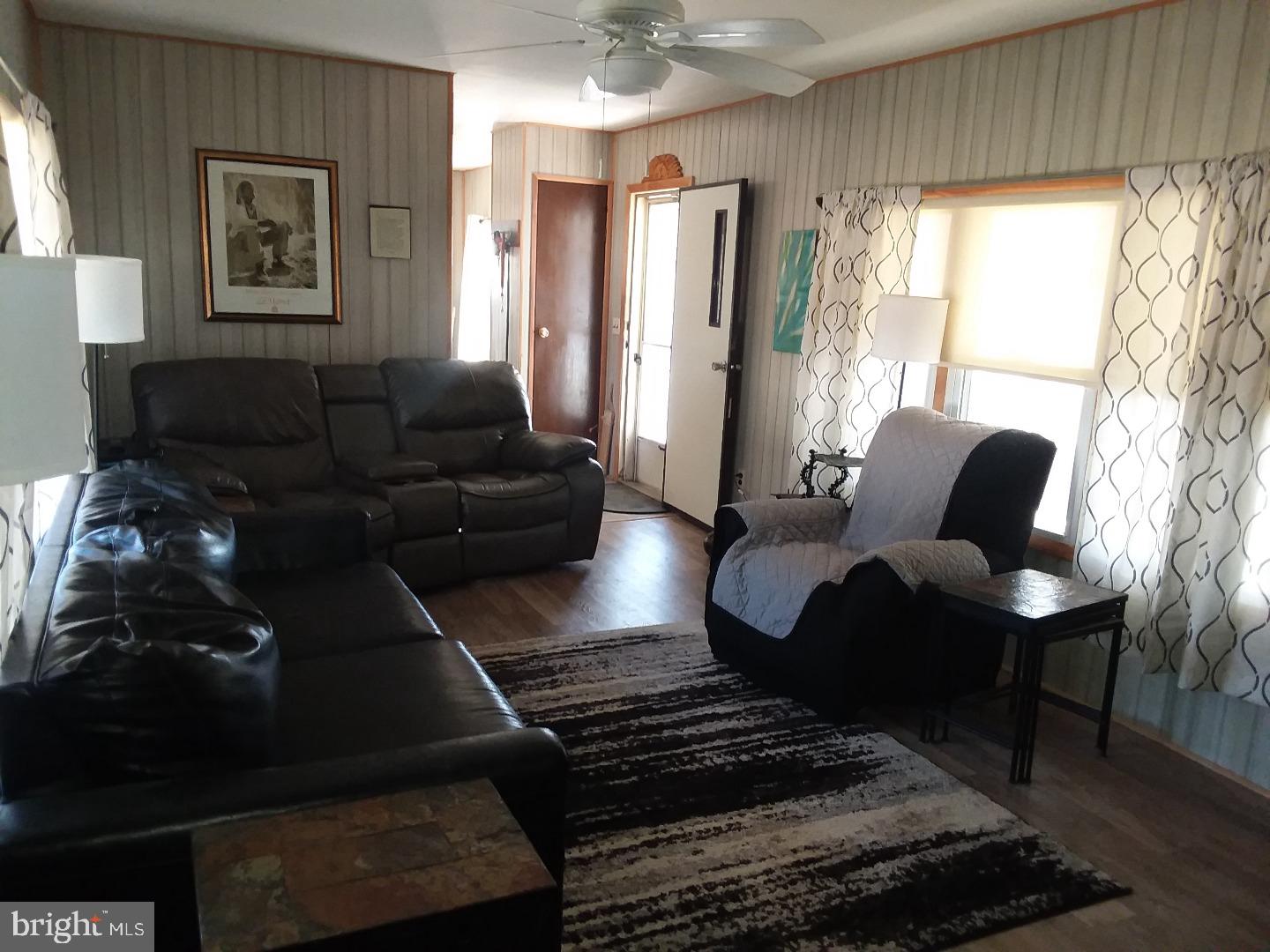 4191 Lake Road, Unit 15 Vineland, NJ 08344 - Photo 9 of 18 Great Room