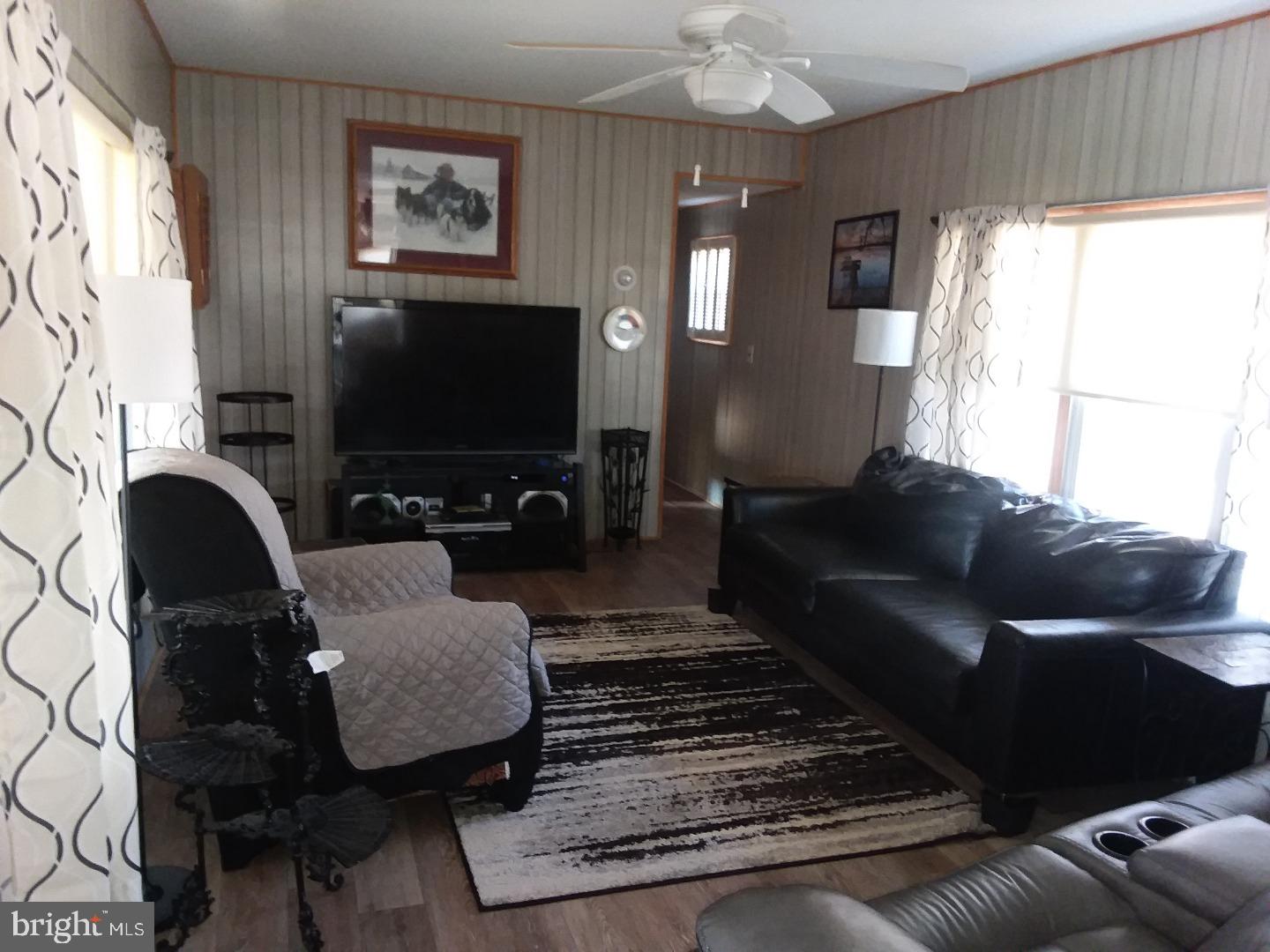 4191 Lake Road, Unit 15 Vineland, NJ 08344 - Photo 10 of 18 Great Room