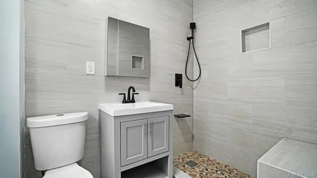 $650,000 | 2738 Miles Avenue | Throgs Neck