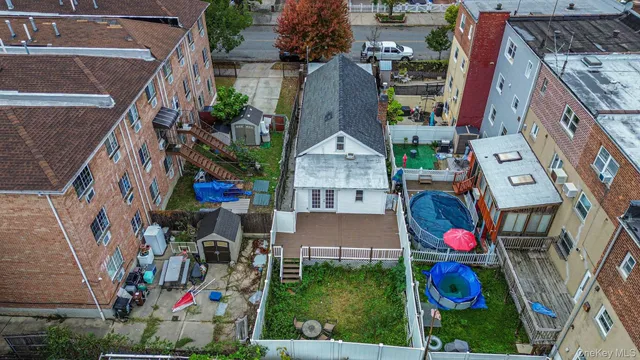 $650,000 | 2738 Miles Avenue | Throgs Neck