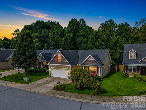 $425,000 | 93 Foxtail Court, Hendersonville, NC 28792