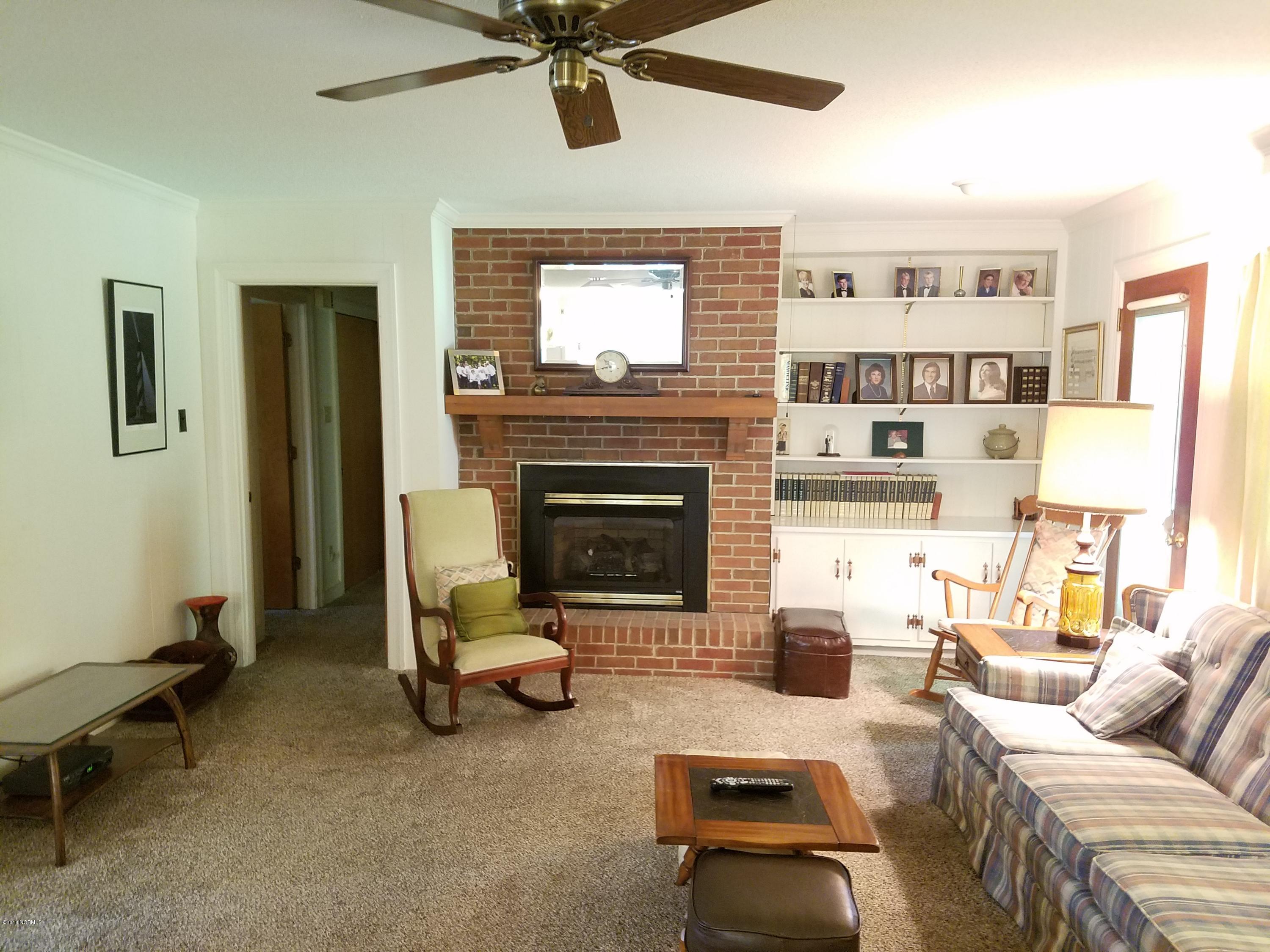 731 Cobb Road Kinston, NC 28501 - Photo 11 of 25 Den