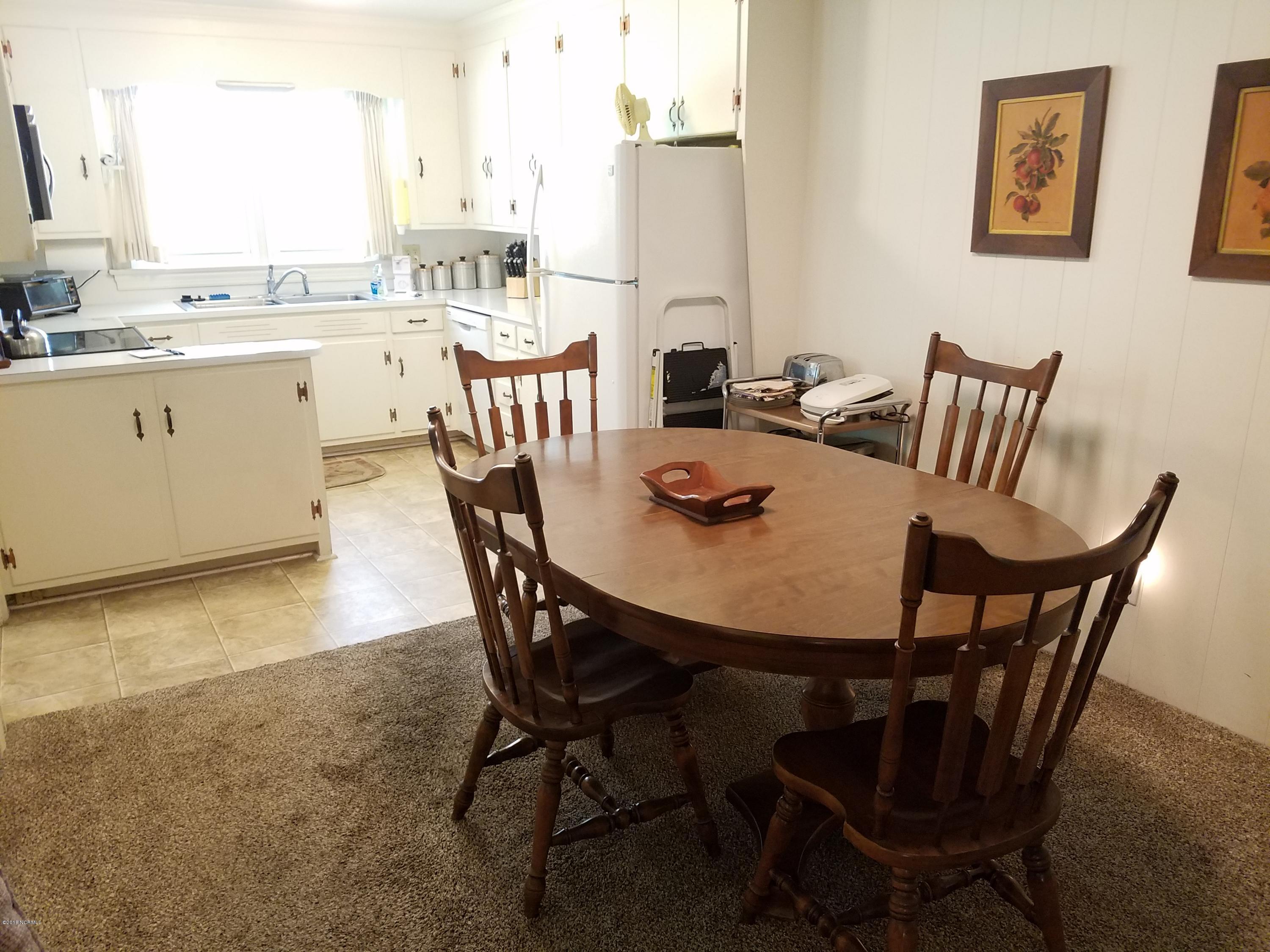 731 Cobb Road Kinston, NC 28501 - Photo 13 of 25 Dining Area