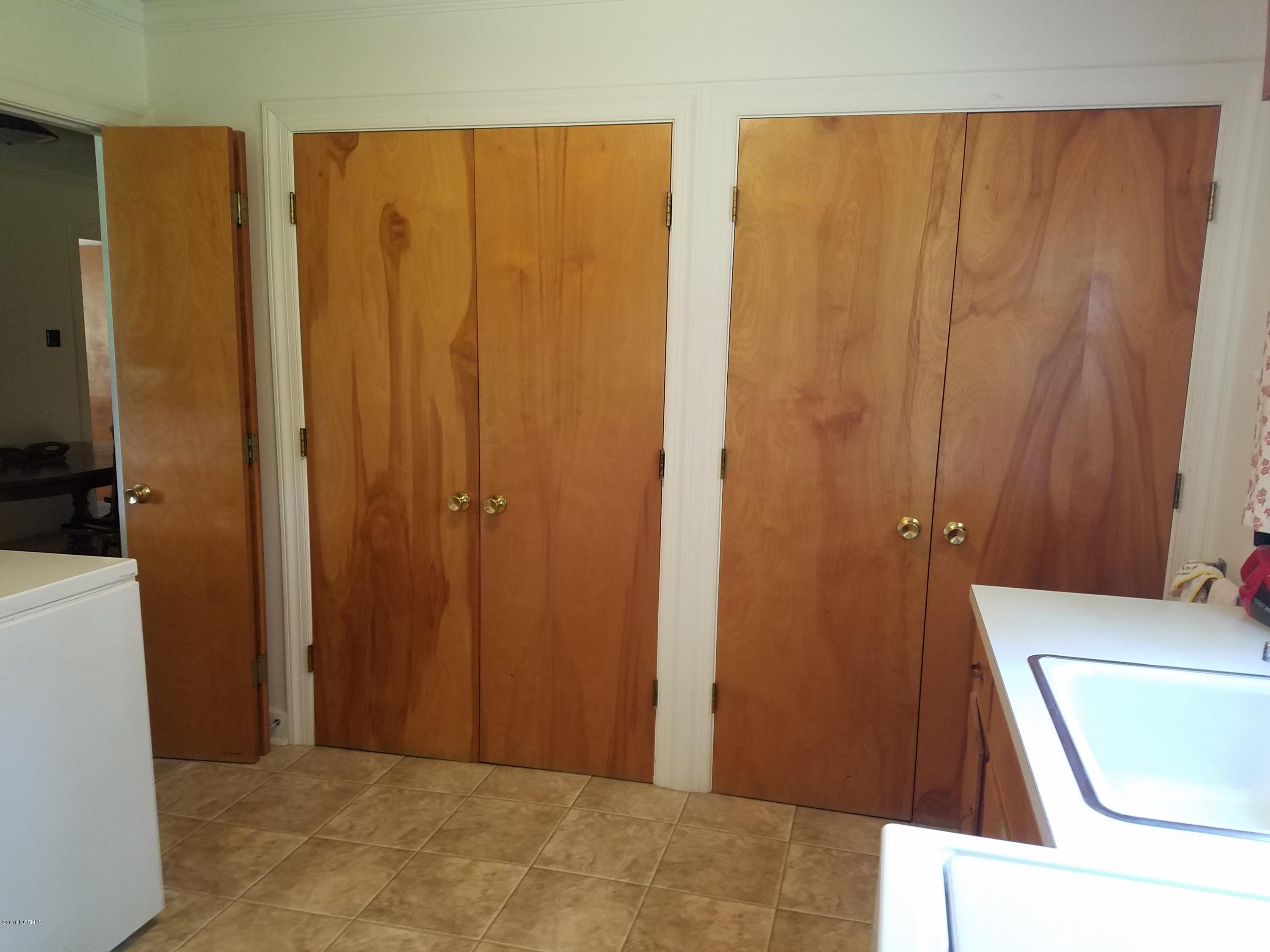 731 Cobb Road Kinston, NC 28501 - Photo 16 of 25 Laundry Room-Additional