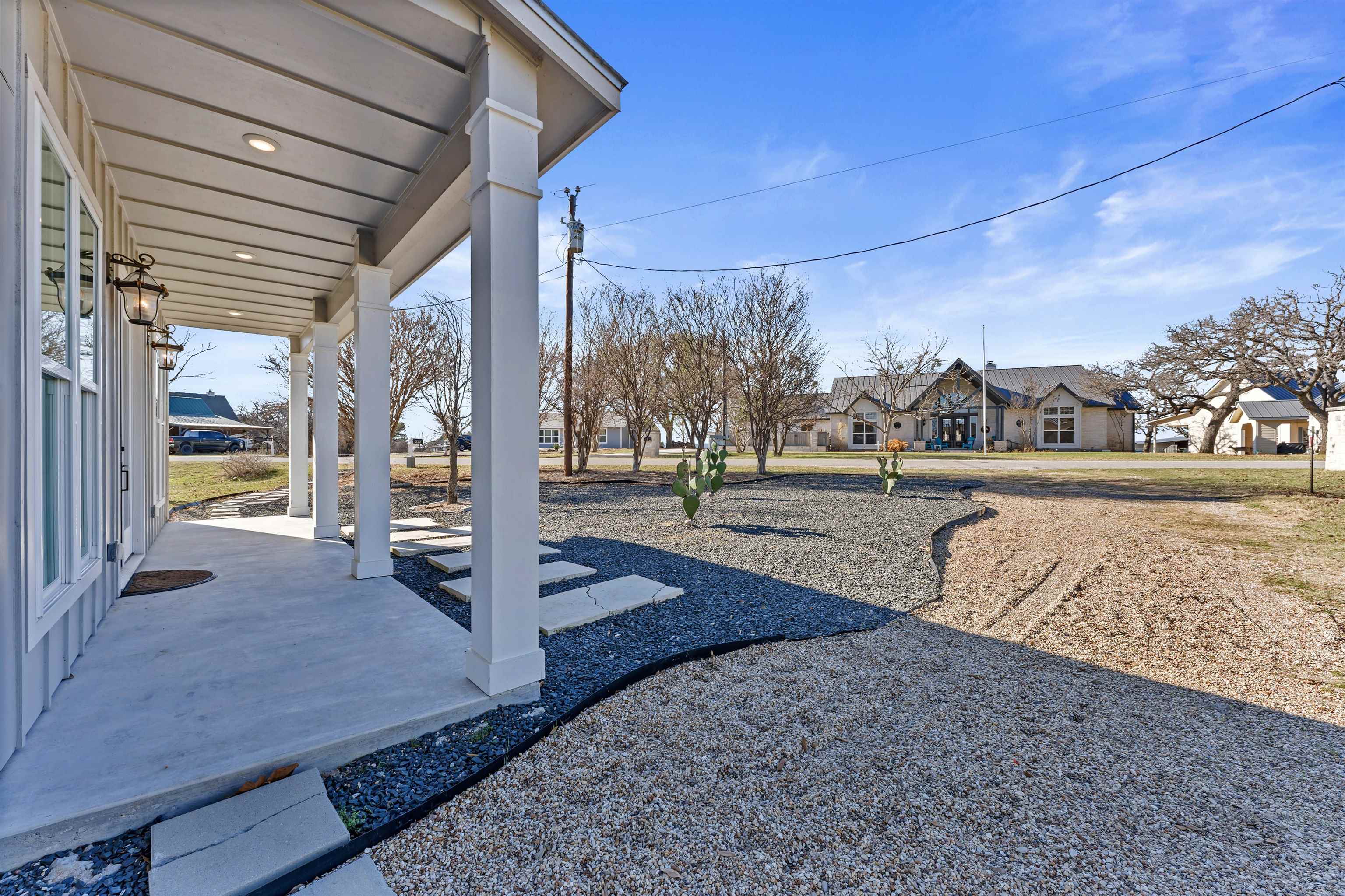 520 East Island Drive Bluffton, TX 78607 - Photo 6 of 30