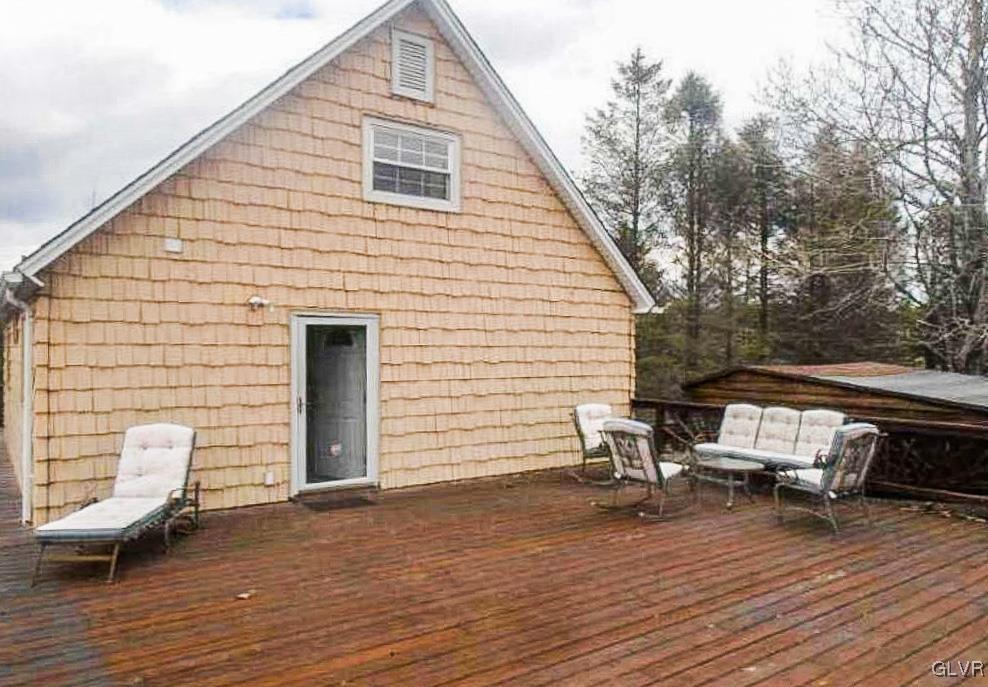 124 Bull Run Long Pond, PA 18334 - Photo 2 of 13 a view of a terrace with seating space