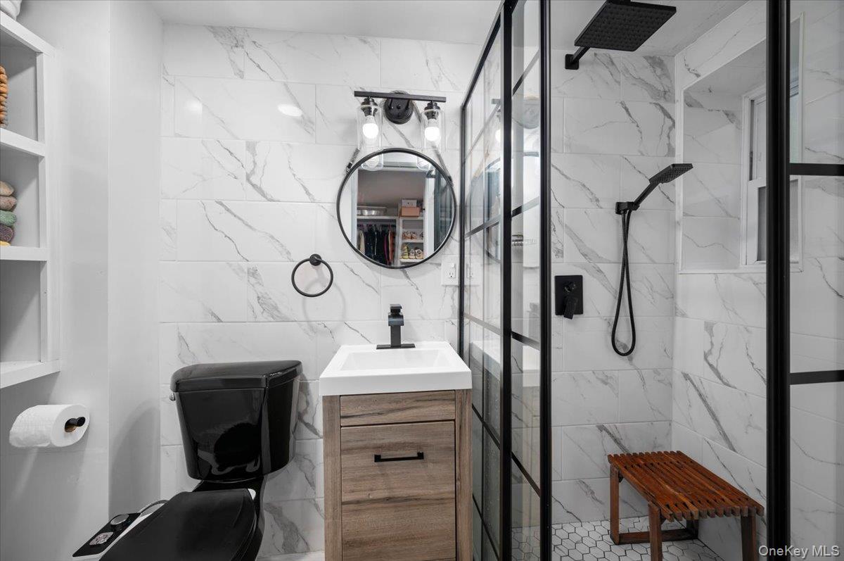 25 Whitewood Avenue New Rochelle, NY 10805 - Photo 14 of 24 The Primary Bathroom
