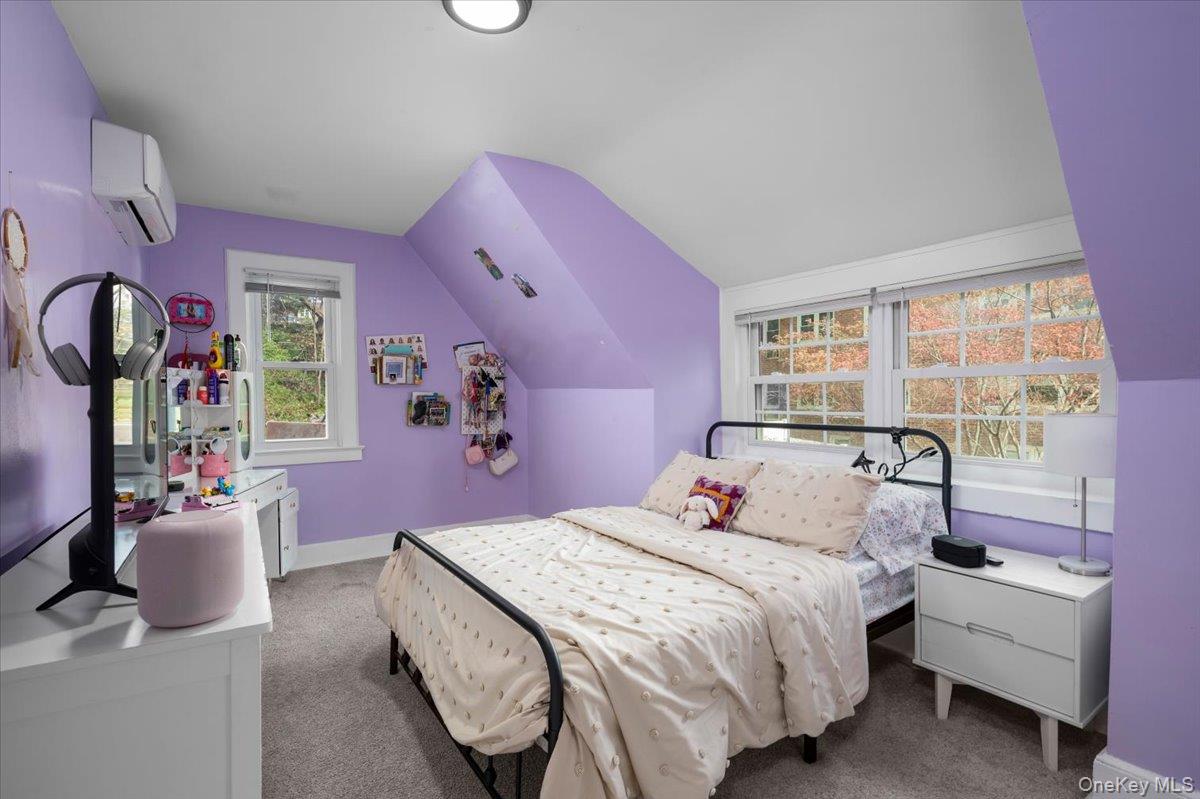 25 Whitewood Avenue New Rochelle, NY 10805 - Photo 17 of 24 Sunny Bedroom