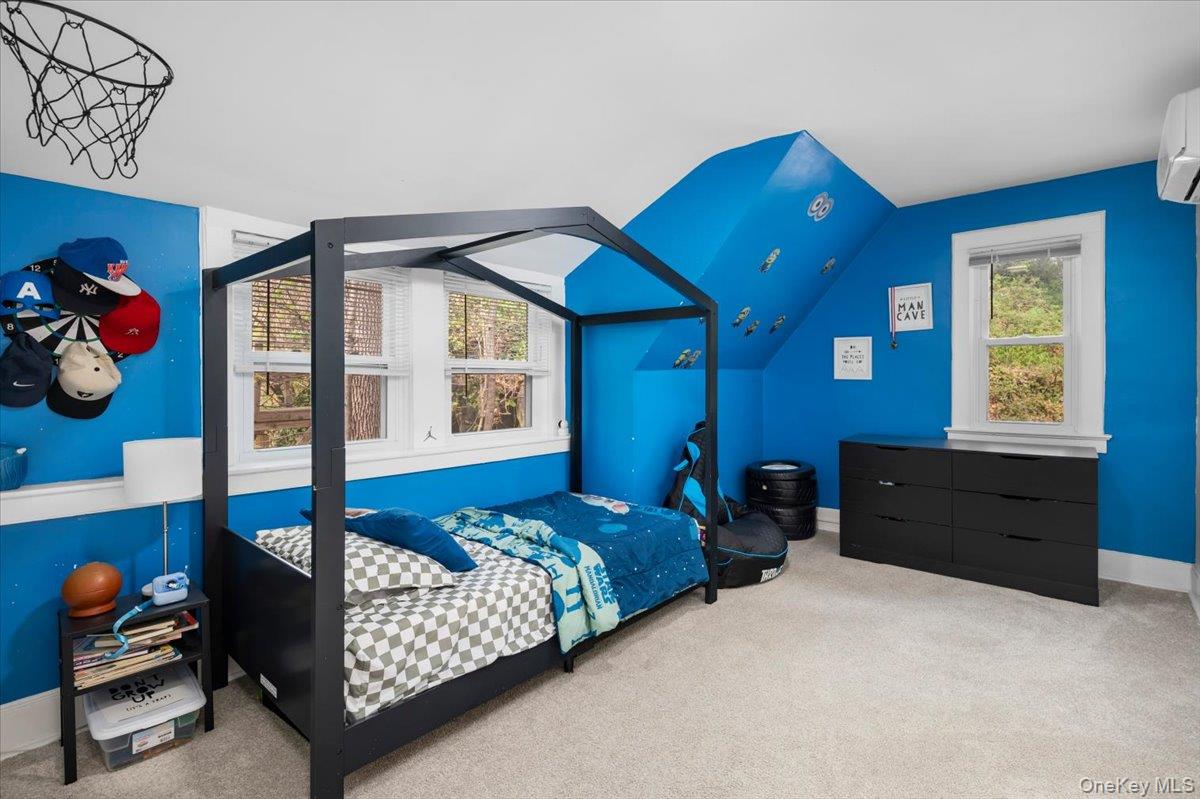 25 Whitewood Avenue New Rochelle, NY 10805 - Photo 18 of 24 Adorable Bedroom