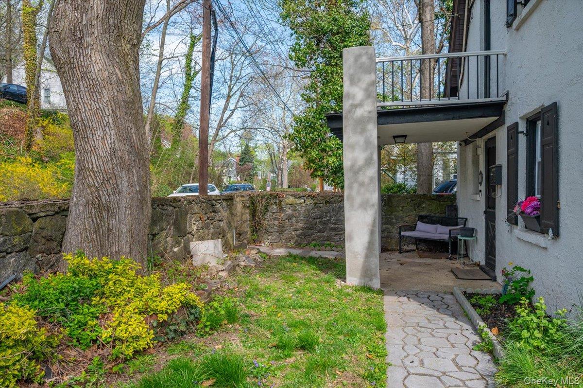 25 Whitewood Avenue New Rochelle, NY 10805 - Photo 2 of 24 The Balcony