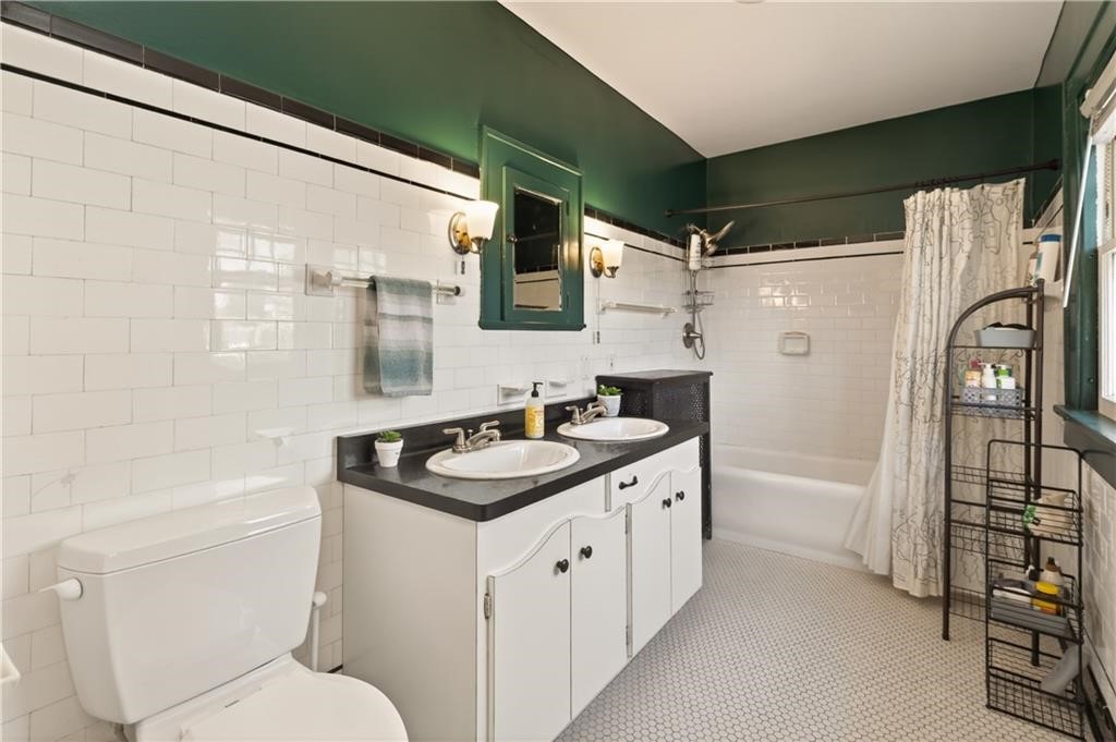 370 Susquehanna Road Brighton, NY 14618 - Photo 21 of 30 Full Bath - Upstairs