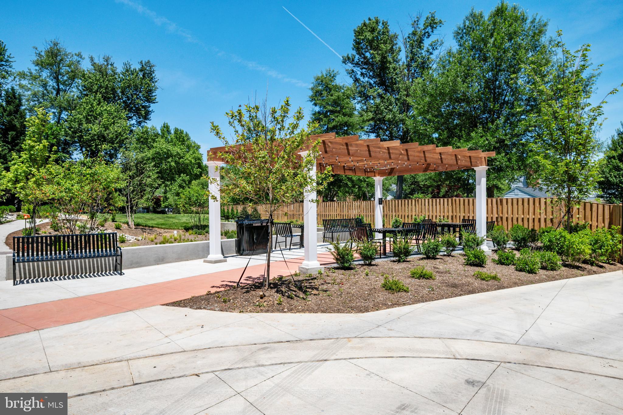 10339 Old Georgetown Road, Unit 201 Bethesda, MD 20814 - Photo 33 of 41