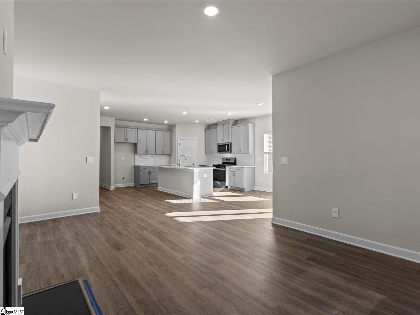 104 Hazelcroft Drive Fountain Inn, SC 29644 - Photo 4 of 33