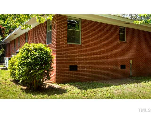 5861 Raleigh Road Benson, NC 27504 - Photo 2 of 3 Photo 3