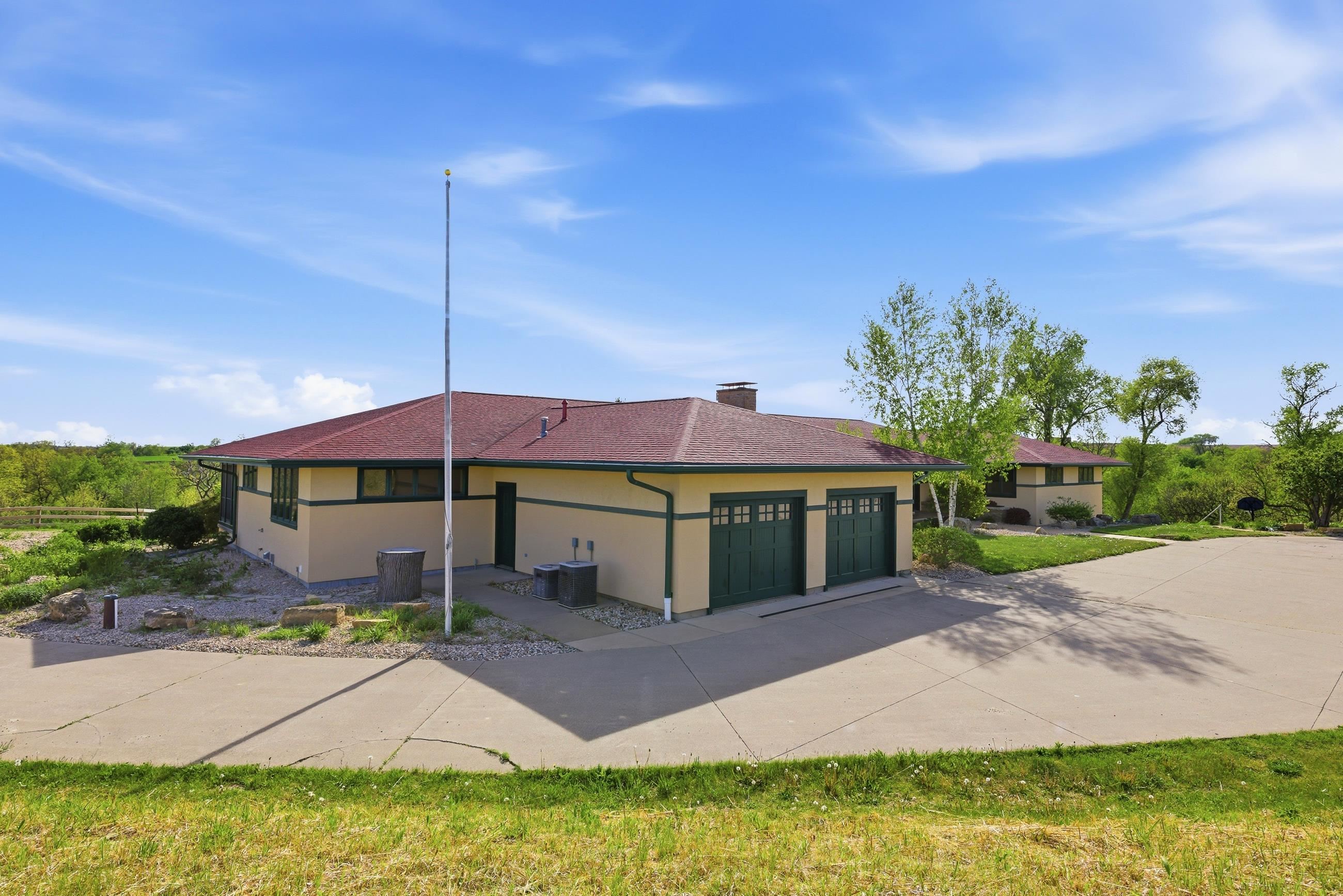 1049 Miller Road Mineral Point, WI 53565 - Photo 6 of 90