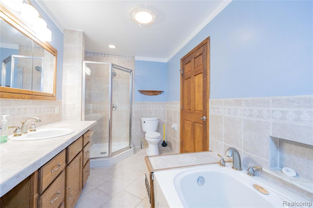 21128 Middlebelt Road New Boston, MI 48164 - Photo 15 of 32