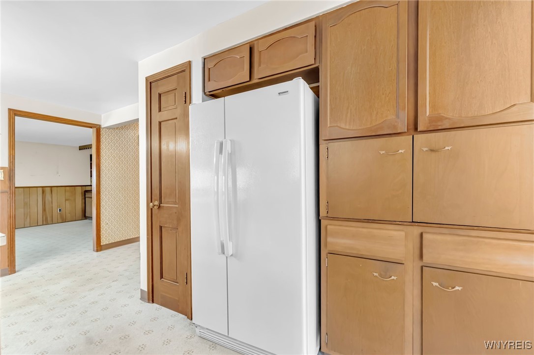 6 Impala Parkway Lancaster, NY 14086 - Photo 17 of 49 Kitchen towards family room