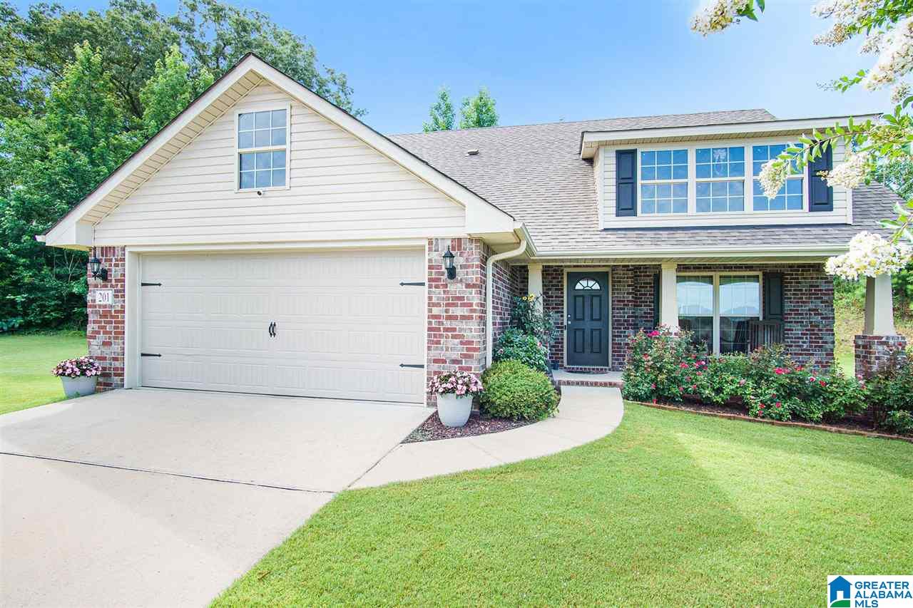 201 Stoney Trail Alabaster, AL 35114 - Photo 2 of 32