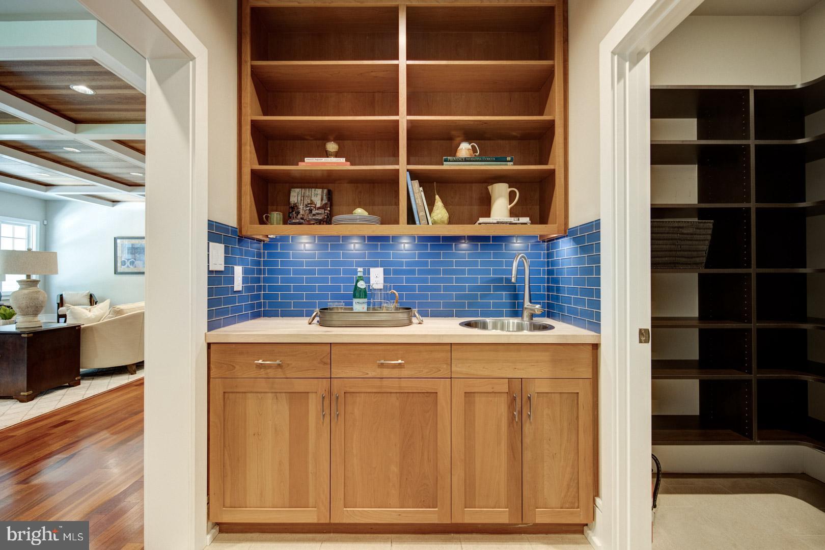 123 Cambria Court Wayne, PA 19087 - Photo 18 of 42 Butler's pantry with walk-in pantry