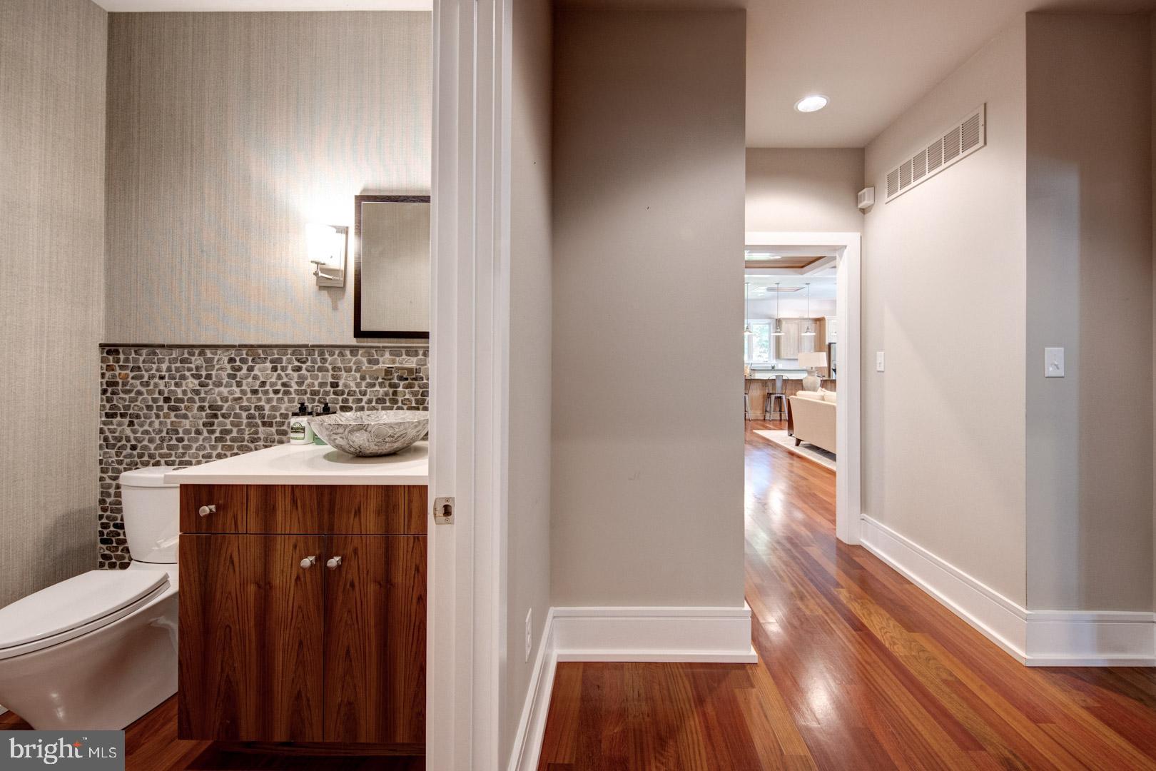 123 Cambria Court Wayne, PA 19087 - Photo 21 of 42 Powder room