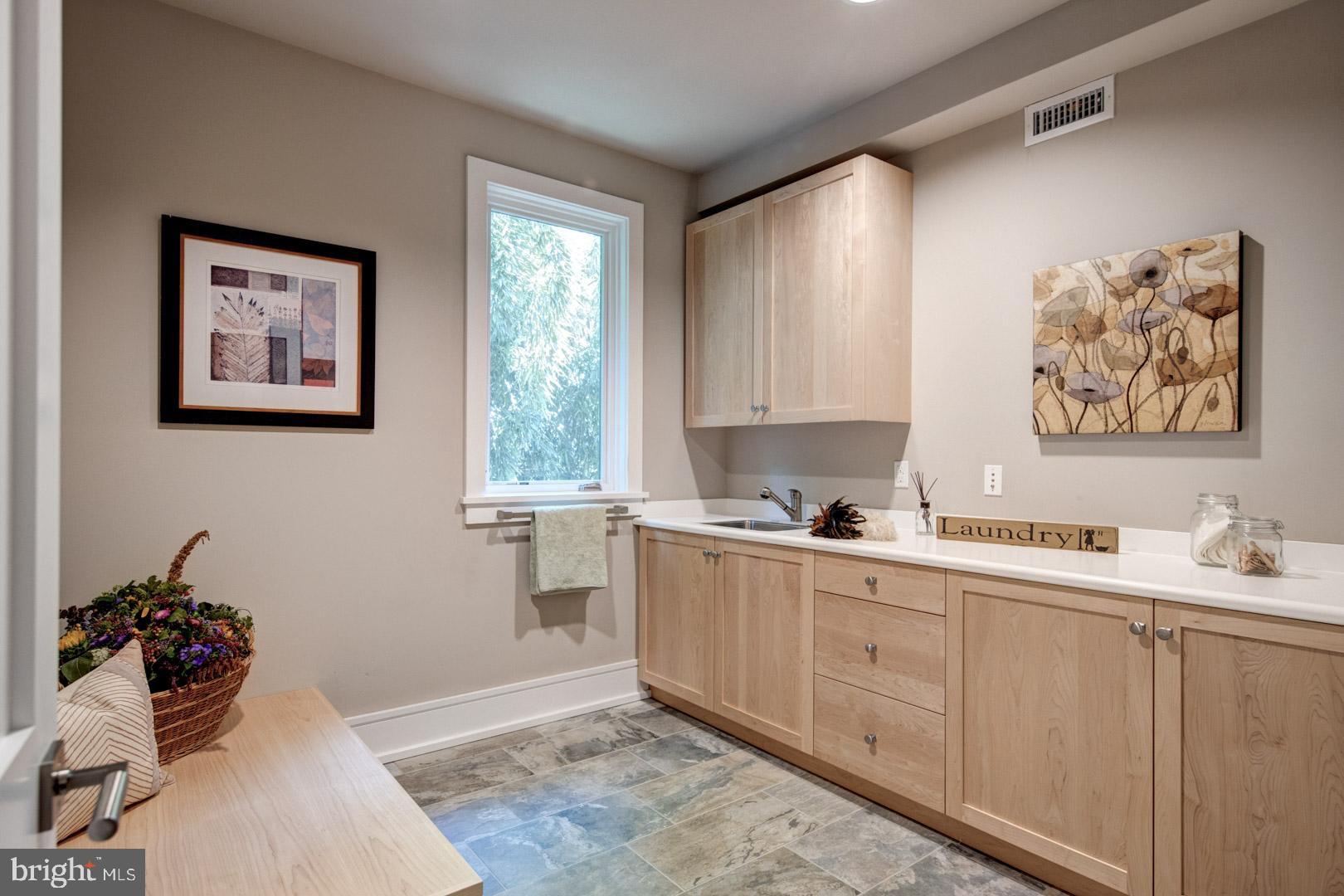 123 Cambria Court Wayne, PA 19087 - Photo 27 of 42 1st fl laundry room