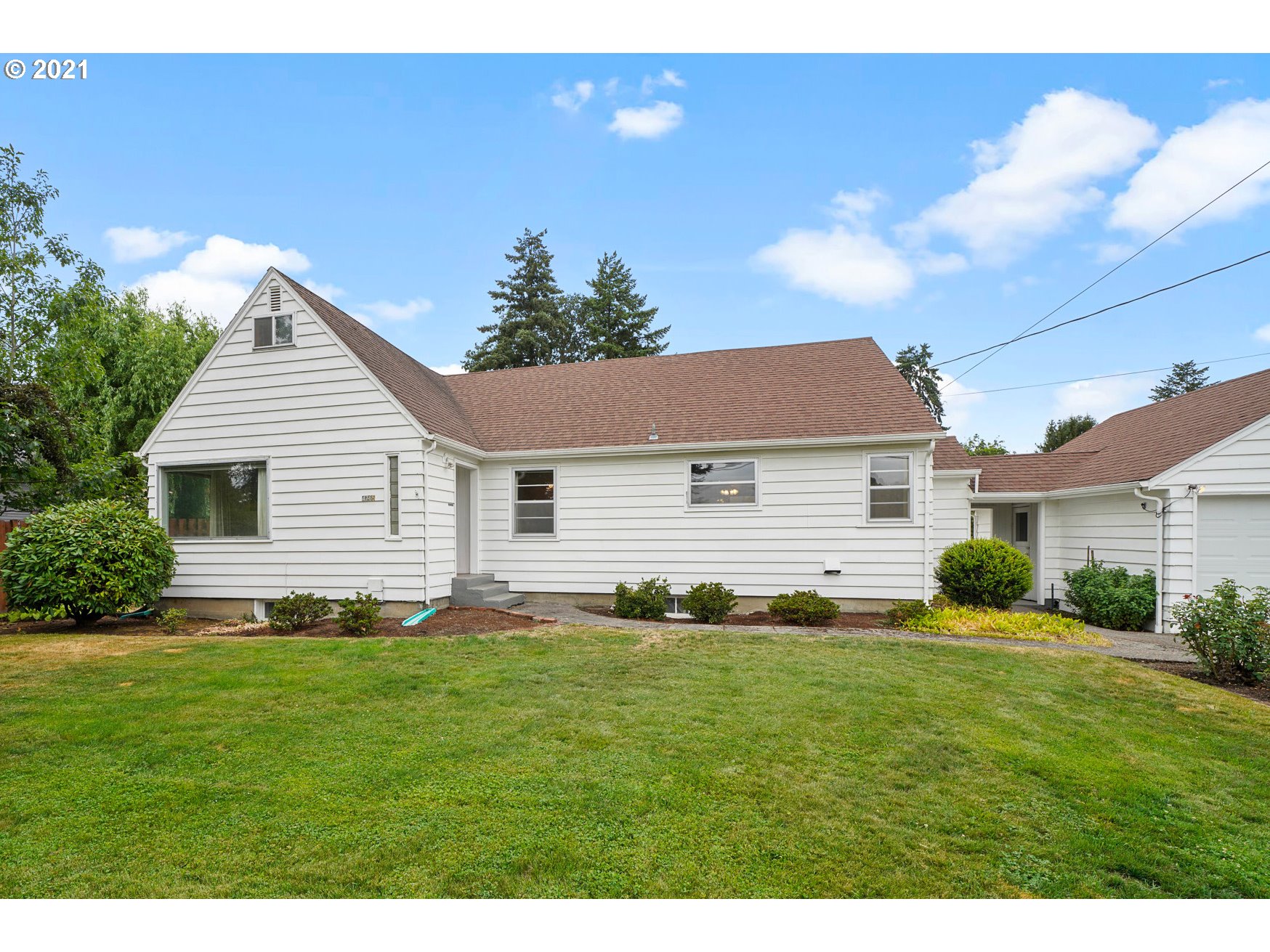 4765 Southwest 180th Avenue Aloha, OR 97078 - Photo 3 of 32 Gallery Image 3