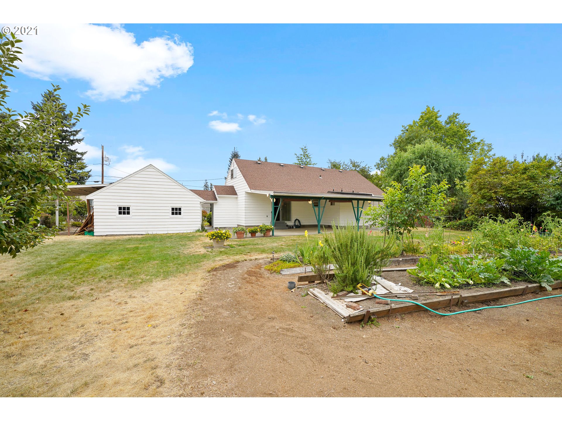 4765 Southwest 180th Avenue Aloha, OR 97078 - Photo 8 of 32 Gallery Image 8