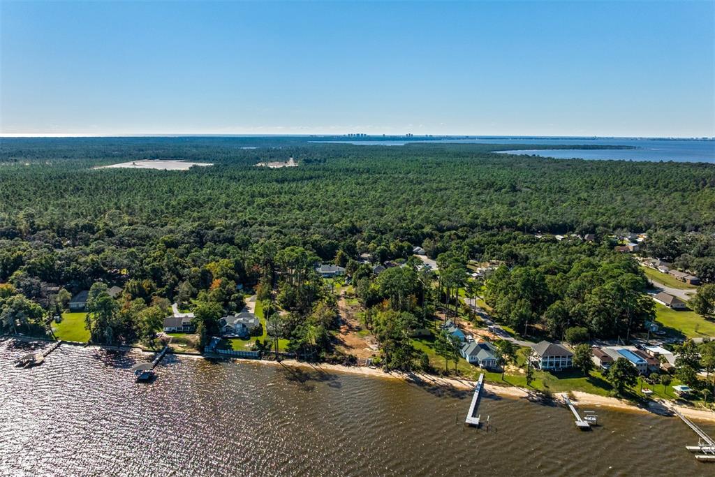 1040 Jocelin Road Pensacola, FL 32506 - Photo 44 of 46 a view of a room with gym equipment