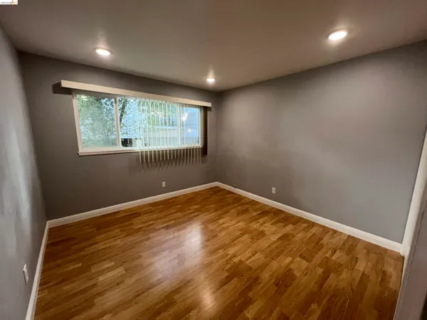 $2,350 | 2636 Warring Street, Unit 302, Berkeley, CA 94704