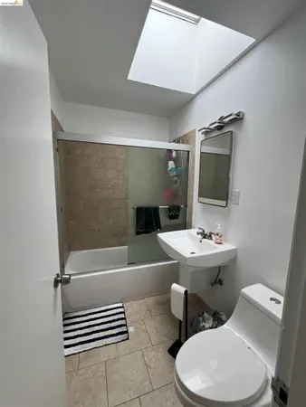 $2,350 | 2636 Warring Street, Unit 302, Berkeley, CA 94704