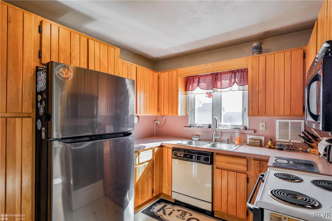 6346 Chapmans Road Allentown, PA 18104 - Photo 10 of 25 Gallery Image 10