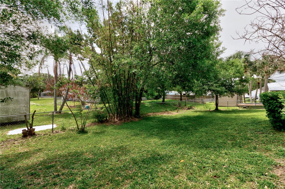 380 Bayfront Terrace Sebastian, FL 32958 - Photo 7 of 32 a view of park