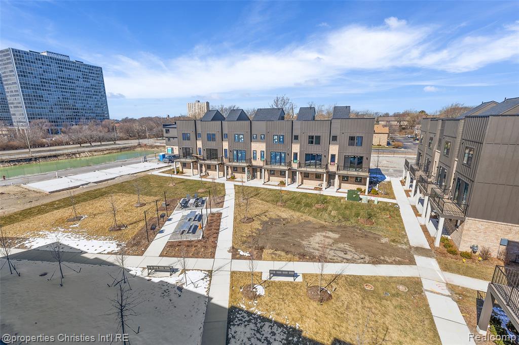 1041 Hampton Street, Unit 43 Detroit, MI 48236 - Photo 3 of 33