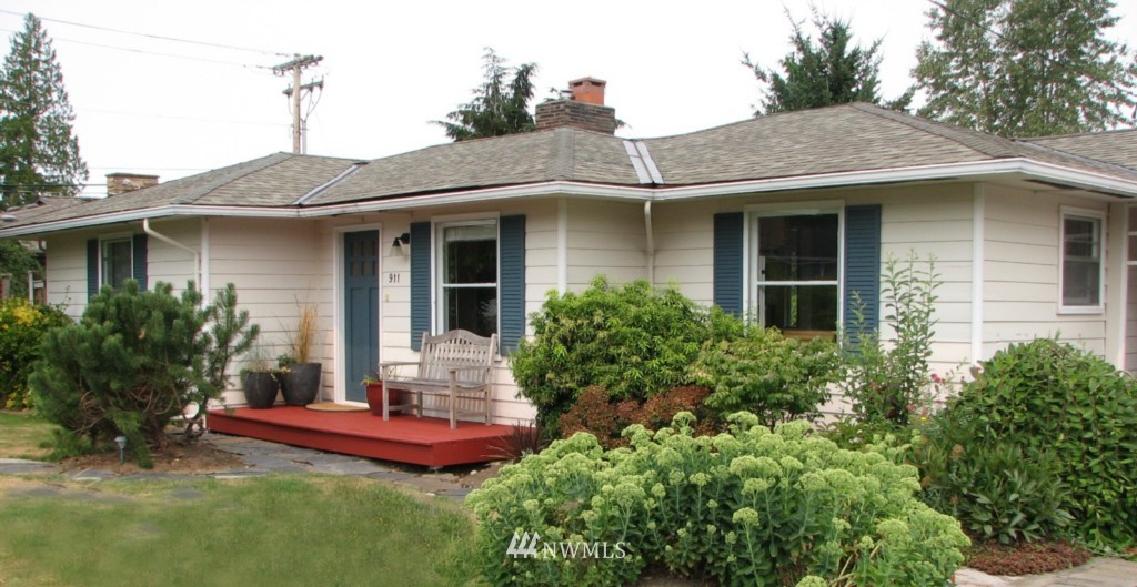 911 Daley Street Edmonds, WA 98020 - Photo 1 of 1