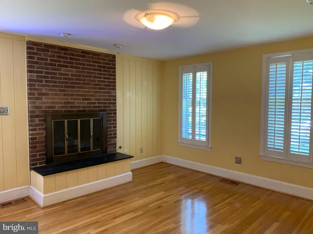 $5,700 | 1317 19th Road South, Arlington, VA 22202