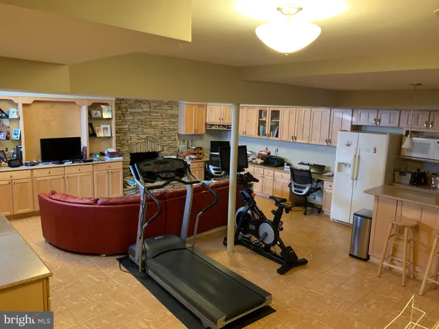 $5,700 | 1317 19th Road South, Arlington, VA 22202