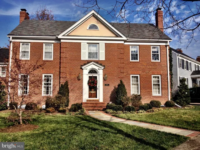 $5,700 | 1317 19th Road South, Arlington, VA 22202