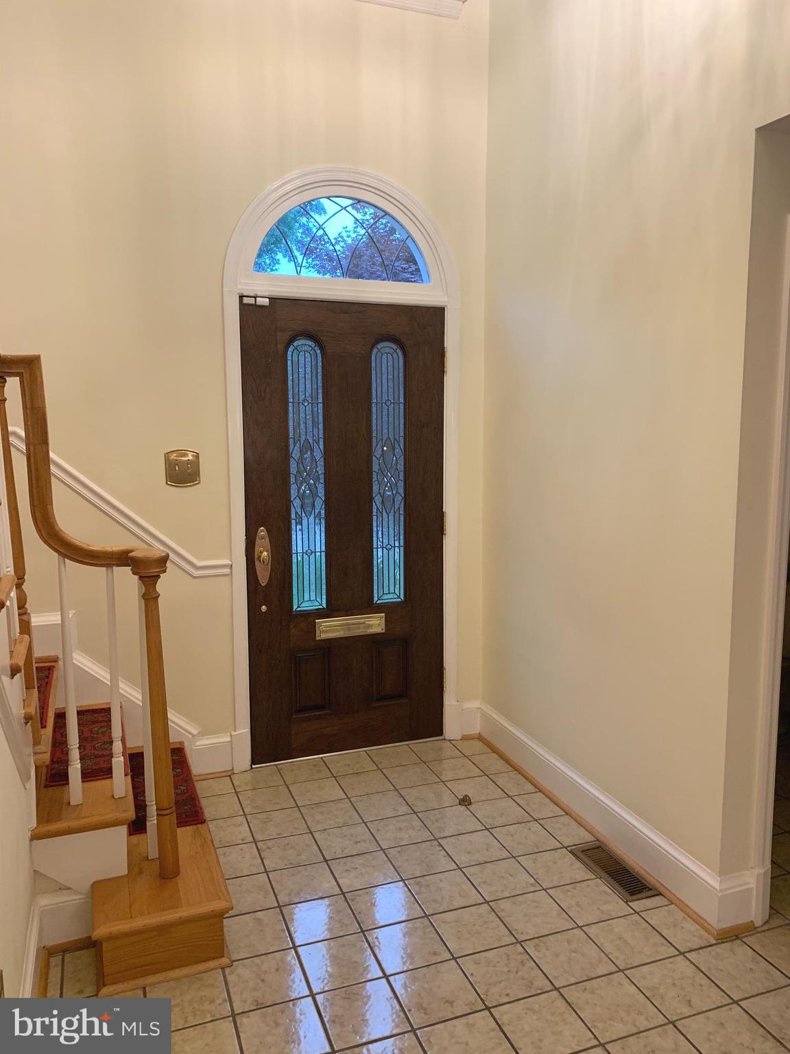 1317 19th Road South Arlington, VA 22202 - Photo 5 of 28 Entryway/Foyer