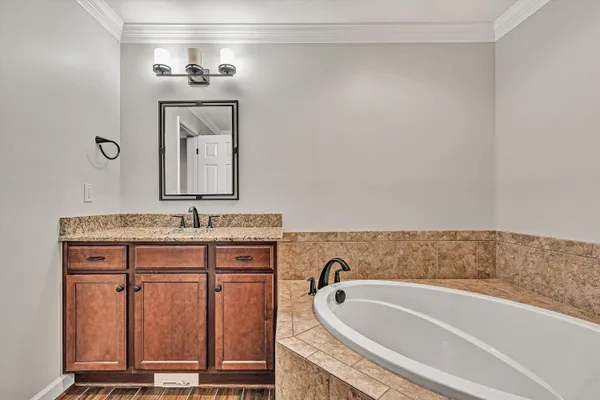 $622,500 | 7125 Linn Cove Court, Roanoke, VA 24018