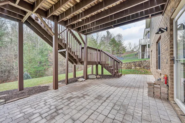 $622,500 | 7125 Linn Cove Court, Roanoke, VA 24018