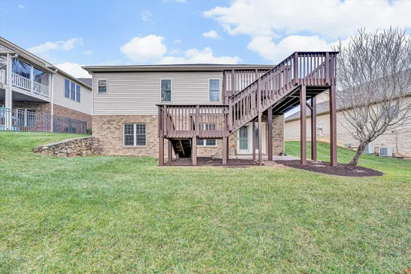 $622,500 | 7125 Linn Cove Court, Roanoke, VA 24018